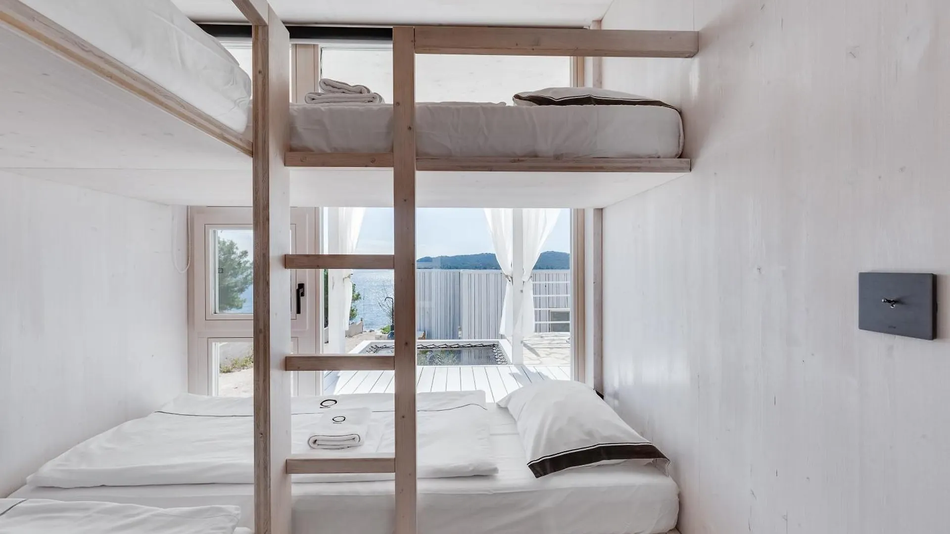 Seabreeze Villa Buqez Drage 0*,  Croatia
